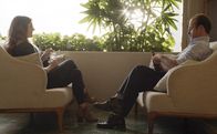 Hawaii Five-0 – Danny Williams (Scott Caan) trifft seine alte Bekannte Brooke Gardner (Joanna Christie, l.) durch einen tragischen Vorfall wieder. Leben die alten Gefühle wieder auf ?