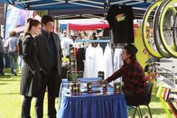 Castle – Richard Castle (Nathan Fillion, M.) und Kate Beckett (Stana Katic, l.) ermitteln in ihrem aktuellen Fall in der flippigen Welt der Skateboarder und anderer Extremsportler. Kann ihnen Manny Castro (Yani Gellman, r.) wichtige Hinweise geben?; Richard Castle (Nathan Fillion, M.) und Kate Beckett (Stana Katic, l.) ermitteln in ihrem aktuellen Fall in der flippigen Welt der Skateboarder und anderer Extremsportler. Kann ihnen Manny Castro (Yani Gellman, r.) wichtige Hinweise geben?