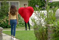 Modern Family – L-R: Haley Dunphy (Sarah Hyland) and Dylan Marshall (Reid Ewing)