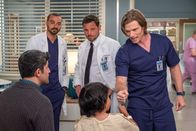 Grey's Anatomy – (v.li.) Jesse Williams (Dr. Jackson Avery), Justin Chambers (Dr. Alex Karev), Chris Carmack (Dr. Atticus Lincoln).