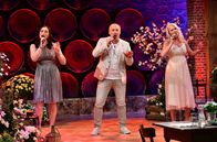 Schlager-Spaß – SWR Fernsehen SCHLAGER-SPASS MIT ANDY BORG, FOLGE 36, am Samstag (04.12.21) um 20:15 Uhr. Zu Gast u.a.: Die Gruppe Wind