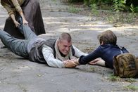 MacGyver – Jack Dalton (George Eads) und Angus MacGyver(Lucas Till) sind immer noch auf der Suche nach Murdoc. Allerdings verläuft sich die Spur in Kuba. Also bleibt ihnen nichts anderes übrig als zur Zentrale zurückzukehren. Dort wartet schon ein neuer Auftrag auf die beiden. Die CIA-Agentin Samantha Cage braucht die Hilfe der Phoenix Foundation. Sie ist auf der Suche nach dem Navy-Seal Samuel Diaz.