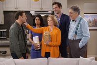 9JKL – (v.l.n.r.) Josh (Mark Feuerstein); Eve (Liza Lapira); Judy (Linda Lavin); Andrew (David Walton); Harry (Elliott Gould)