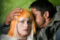 Gamer – Entsetzt muss Kable (Gerald Butler, r.) feststellen, dass seine Frau Angie (Amber Valetta, l.) zu einer Spielfigur in einem mörderischen Online-Spiel geworden ist ...