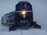 GEO Reportage – Die Polarbahngleise sind Temperaturspitzen zwischen minus 60 Grad Celsius im Winter und plus 30 Grad Celsius im Sommer ausgesetzt.