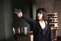 Was geschah am Montag? – Wednesday (Noomi Rapace) gerät in Lebensgefahr - sie soll einen Vertrag mit der Politikerin Cayman haben.