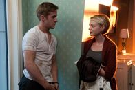 Drive – Ryan Gosling (Driver), Carey Mulligan (Irene).