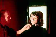 Ein süßer Fratz – Der Modefotograf Dick Avery (Fred Astaire) überzeugt Jo Stockton (Audrey Hepburn) davon, dass aus ihr ein echtes Fotomodell werden kann.