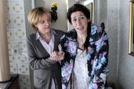 Vier Frauen und ein Todesfall – (v.li.) Zsuzsanna Báthory (Jana Krasznahorkai), Adele Neuhauser (Julie).
