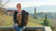 Ikonen Österreichs – Harmonikaspielerin Johanna Dumfart.