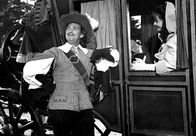 Die eiserne Maske – MDR Fernsehen DIE EISERNE MASKE, "Le masque de fer/L'uomo dalla maschera di ferro" Uhr. D'Artagnan (Jean Marais) will von der schönen Isabelle (Claudine Auger) wissen, wo sich der Mann mit der eisernen Maske befindet.