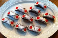 Zu Tisch ... – Cannoli – mit süßem Ricotta gefüllt.