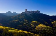 Terra Mater – Im Herbst scheinen die Farben der Wälder geradezu unwirklich – ein letztes Aufbäumen der Natur, bevor Schnee, Frost und Eis die Herrschaft übernehmen.