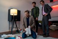 Letzte Spur Berlin – Peter Klarberg (Christian Erdmann, l.) muss vor Oliver Radek (Hans-Werner Meyer, r.) und Alexander von Tal (Aleksandar Radenkovi?, M.) schmerzhaft erkennen, dass er die Probleme seiner Tochter nicht gesehen hat.