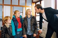 Die Pfefferkörner – ARD/NDR DIE PFEFFERKÖRNER FOLGE 109 Uhr im ERSTEN. Erwischt! Henri (Sammy O’Leary), Emma (Aurelia Stern) und Max (Bruno Alexander) sind dem kriminellen Schleuser (Alexander Wüst) in die Hände geraten.