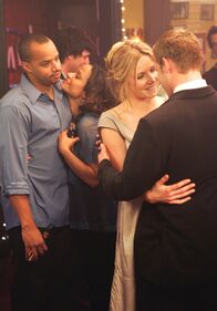 Scrubs - Die Anfänger – (v.li.) Donald Faison (Chris Turk), Judy Reyes (Carla Espinosa), Sarah Chalke (Elliot Reid), Travis Schuldt (Keith).