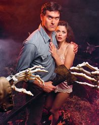 Tanz der Teufel – Erleben einen Alptraum, den scheinbar nur einer überleben kann: Ashley "Ash" J. Williams (Bruce Campbell, l.) und Cheryl (Ellen Sandweiss, r.) ...