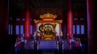 Mythen und Monster – Chinesische Drachen sind gutmütige Wesen, die Macht über die Natur besitzen. Sie werden mit Wasser und Regen in Verbindung gebracht.