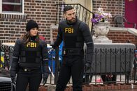 FBI: Special Crime Unit – FBI SA Maggie Bell (Missy Peregrym, l.); FBI SA Omar Adom 'OA' Zidan (Zeeko Zaki, r.)