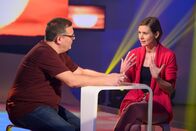 1, 2 oder 3 – Kinderärztin Juliane Hagedorn erklärt in der Sendung, wie man sich vor zu viel Sonne schützen kann und warum die Sonne aber auch lebenswichtig für uns ist.