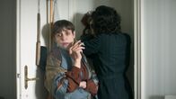 Kafka – (v.li.): Katharina Thalbach (Vermieterin Berlin), Tamara Romera Ginés (Dora Diamant).