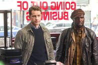 Manifest – Ben Stone (Josh Dallas, l.); Adio Campbell (Curtiss Cook, r.)