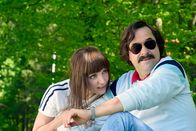 Gefangen - Der Fall K. – Elke (Julia Koschitz) und Sebastian Wastl Kronach (Jan Josef Liefers) als glückliches Ehepaar