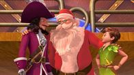 Peter Pan - Neue Abenteuer – Nur wenn alle Frieden schließen und zusammenarbeiten, kann das Weihnachtsfest gelingen. Der Weihnachtsmann schließt Captain Hook und Peter Pan in seine Arme.