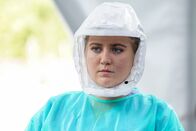 Grey's Anatomy – Wartet konzentriert ab: Jaicy Elliot als Dr. Taryn Helm