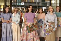 Mona Lisas Lächeln – Giselle (Maggie Gyllenhaal, vorne l.); Joan (Julia Stiles, vorne r.)