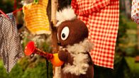Unser Sandmännchen – Pitti will Schnatterinchen erschrecken.