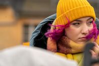 WIR – Katha (Bineta Hansen) kehrt zurück nach Teltow.