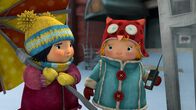 Snowsnaps' Winterspiele – Kiki und Nele überlegen, was Sami im Schilde führt.
