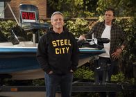 Man with a Plan – Adam Burns (Matt LeBlanc, l.); Don Burns (Kevin Nealon, r.)