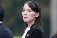 Wer ist ...? – Kim Yo-jong, die Schwester von Kim Jong-un, bei ihrem Besuch von Ho Chi Minh Stadt am 2. März 2019.