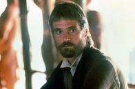 Mission – In den 1740er Jahren betritt der spanische Jesuitenpater Gabriel (Jeremy Irons) den südamerikanischen Urwald, um eine Missionsstation zu bauen und eine Guaraní-Gemeinde zum Christentum zu bekehren.