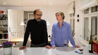 Lehrer kann jeder! – Richard Glossat (Christoph Maria Herbst) hat mit der Beziehung zu Anke (Brigitte Zeh) noch nicht abgeschlossen. Er versucht alles, um sie zurückzugewinnen.