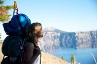 Der große Trip - Wild – Als ihr ganzes Leben aus den Fugen gerät, entschließt sich die 26-jährige Cheryl (Reese Witherspoon) dazu, alleine und ohne Vorkenntnisse den Weitwanderweg "Pacific Crest Trail" abzugehen. Eine Reise beginnt, in der sie nicht nur zu sich selber findet ...