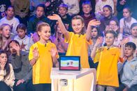 1, 2 oder 3 – Das gelbe Team aus Mecklenburg-Vorpommern begrüßt das Publikum.