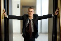 Das perfekte Verbrechen – Ted Crawford plant den perfekten Mord und treibt damit den siegeshungrigen Staatsanwalt Willy Beachum (Ryan Gosling) fast in den Wahnsinn ...