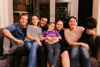 Checker Tobi – Checker Tobi mit der jüdischen Familie Meyer: Rosa, Alon, Marlon, Laura, Melanie (von links) und Bella, der Hund.
