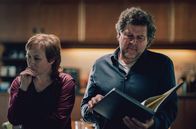 Tatort – Franziska Tobler (Eva Löbau) und Friedemann Berg (Hans-Jochen Wagner) vermuten, dass das Motiv in ihrem aktuellen Fall mit früheren Fällen der Kanzlei Benzinger zu zusammenhängen muss.