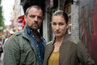 Neben der Spur – Kommissar Ruiz (Juergen Maurer) hat sein Gedächtnis an die letzten Tage verloren – er wurde auf einem Boot angeschossen. Zusammen mit seiner Kollegin Anna (Marie Leuenberger) versucht er herauszufinden, was in der Nacht auf dem Boot passiert ist und wie die Ereignisse mit dem drei Jahre alten Fall Lilli Holsten zusammenhängen.