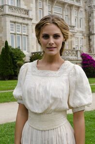 Grand Hotel – Alicia Alarcón(Amaia Salamanca)