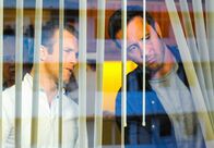 Hawaii Five-0 – Ein Raubüberfall in einem Juwelierladen hinterlässt blutige Spuren. Danny (Scott Caan, l.) und Steve (Alex O'Loughlin, r.) ermitteln, um den Täter zu fassen ...
