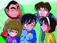 Detektiv Conan – Um seine wahre Identität zu verheimlichen, muss Conan (M.) wieder die Grundschule besuchen, wo er mit seinen Mitschülern Ayumi (r.), Genta (l.), Mitsuhiko (2.v.r.) und Ai (2.v.l.) die Detective Boys gründet ...