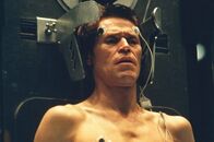 Spider-Man – Der besessene Wissenschaftler Norman Osborn (Willem Dafoe) lässt sich nicht abbringen, einen Selbstversuch zu starten ...