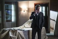 The Mentalist – Nachdem er das letzte fehlende Beweisstück sichergestellt hat, versucht Patrick (Simon Baker), die übrigen Red John-Verdächtigen einzusammeln, um endlich dessen wahre Identität enthüllen zu können ...