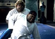 Big Mama's Haus – Agent Malcolm Turner alias Big Mama (Martin Lawrence, l.); Nolan (Anthony Anderson, r.)