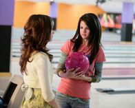 Prinzessinnen Schutzprogramm – L-R: Rosalinda / Rosie (DEMI LOVATO), Carter (SELENA GOMEZ)